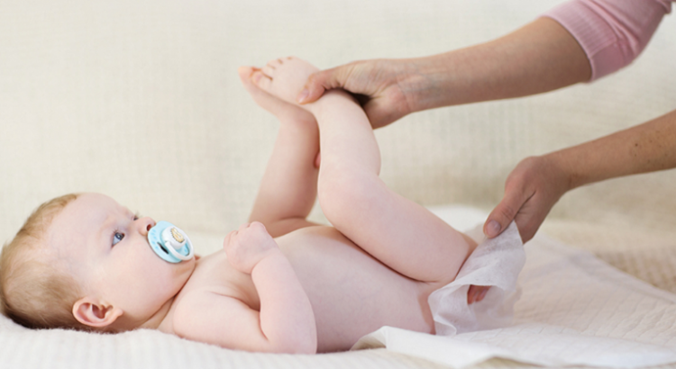 10 Ways How to Change A Diaper without Waking A Baby